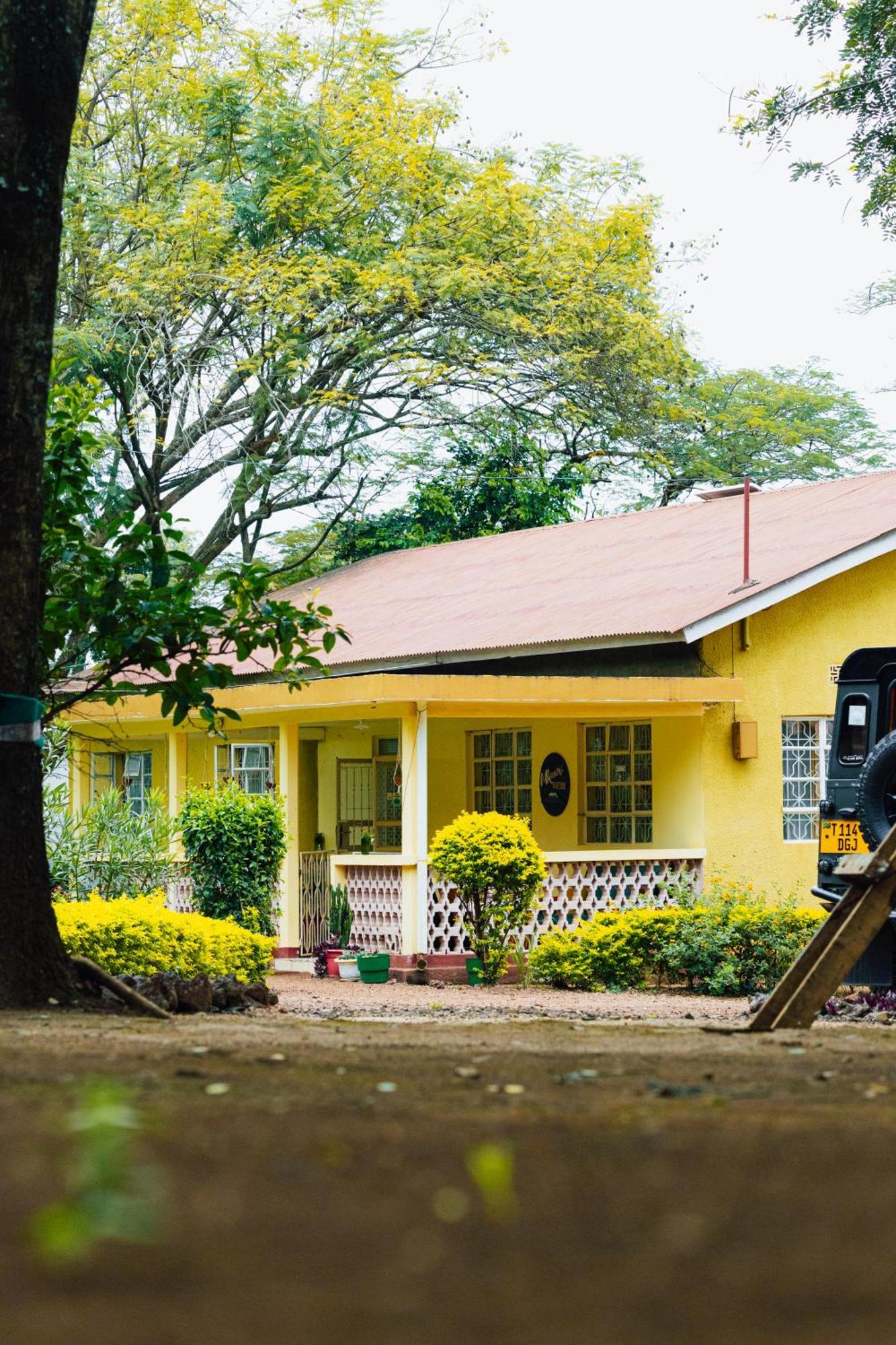 Mkoani Homestay Moshi Bagian luar foto